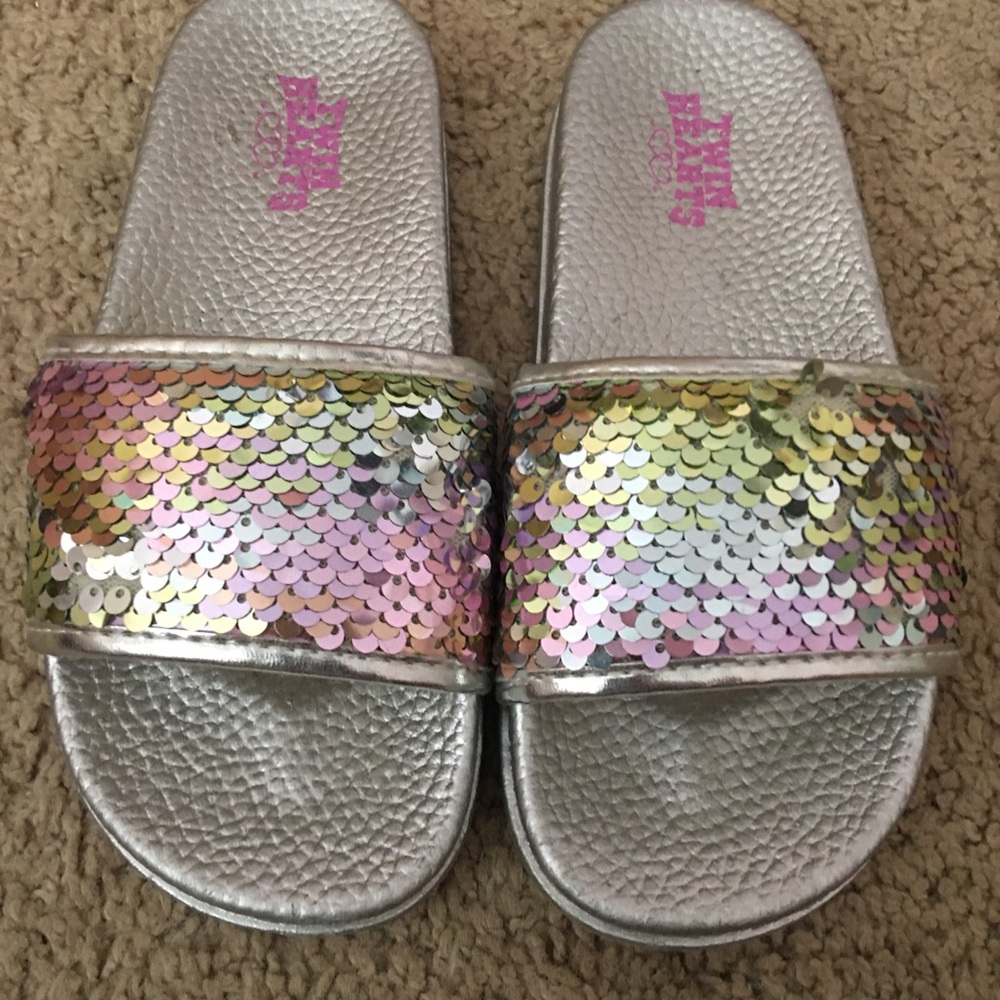 Sliver sequence flip flops